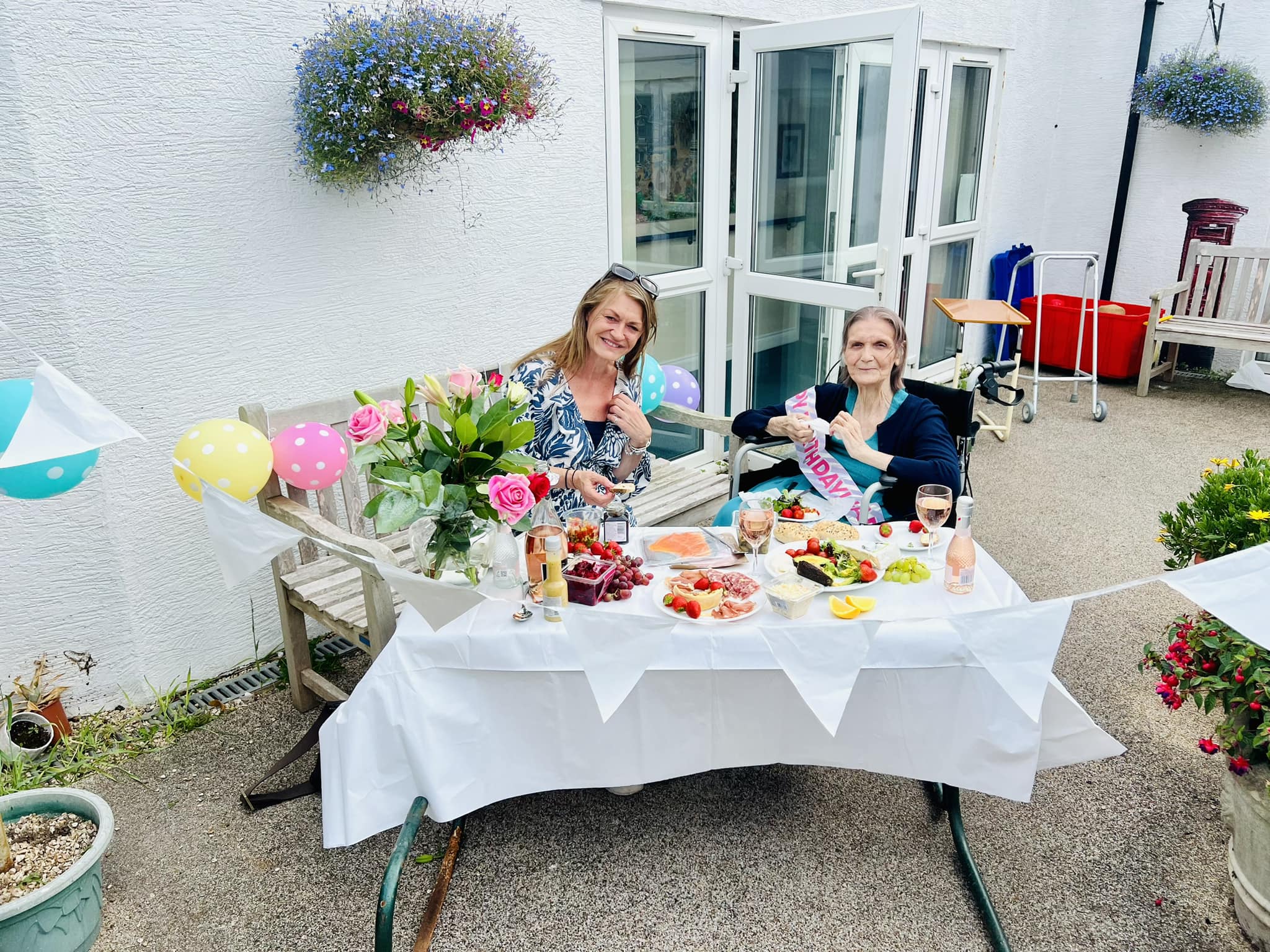 A garden tea party in the courtyard